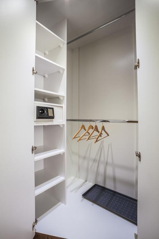 Luxury Air-Conditioned Rooms In Old Town Bratislava Exterior foto